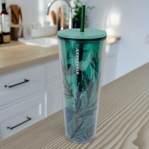 New Starbucks Washington The Evergreen State Tumbler 24 oz. Cold Cup & Straw